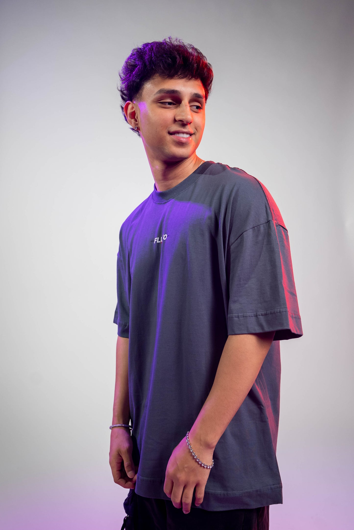 Camiseta Oversized - FUSÃO - Chumbo